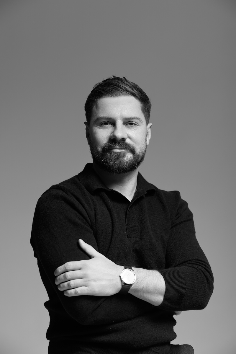 Kacper Pietruszka - maxillofacial surgeon, Luna Clinic Wrocław